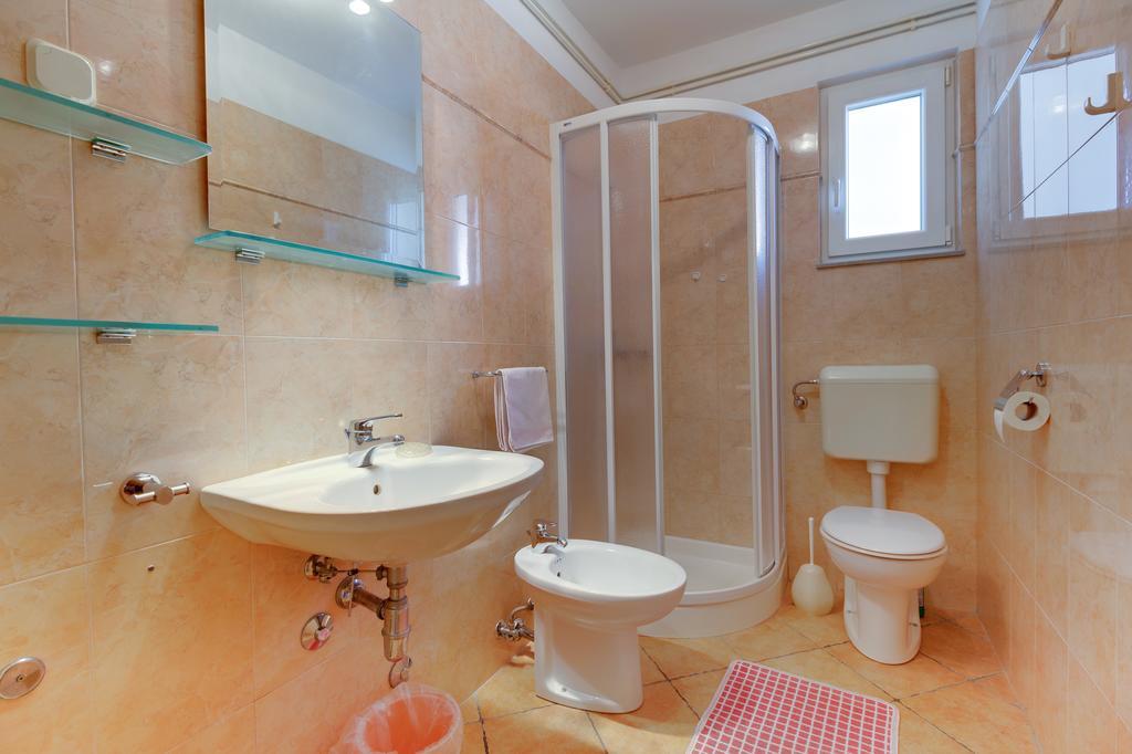 Apartmani Dorita Mali Losinj Bagian luar foto