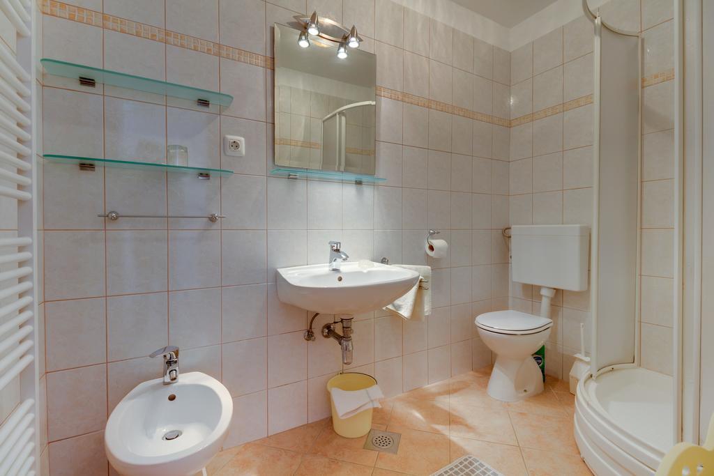 Apartmani Dorita Mali Losinj Bagian luar foto