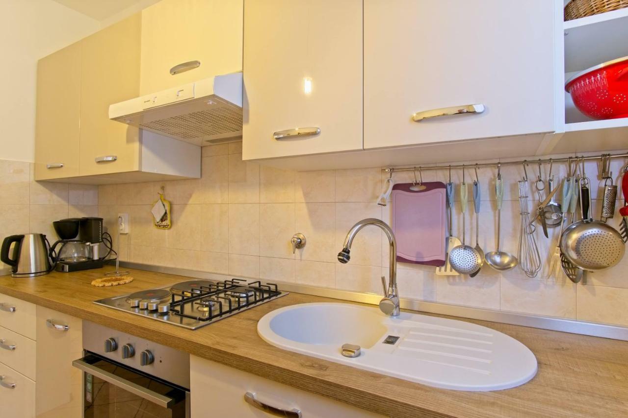 Apartmani Dorita Mali Losinj Bagian luar foto