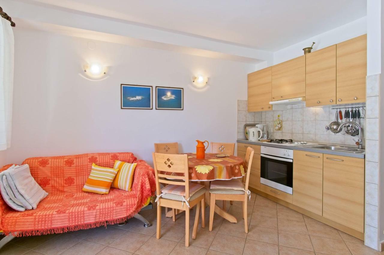 Apartmani Dorita Mali Losinj Bagian luar foto