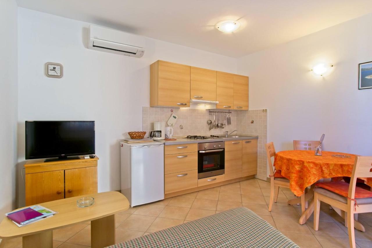 Apartmani Dorita Mali Losinj Bagian luar foto
