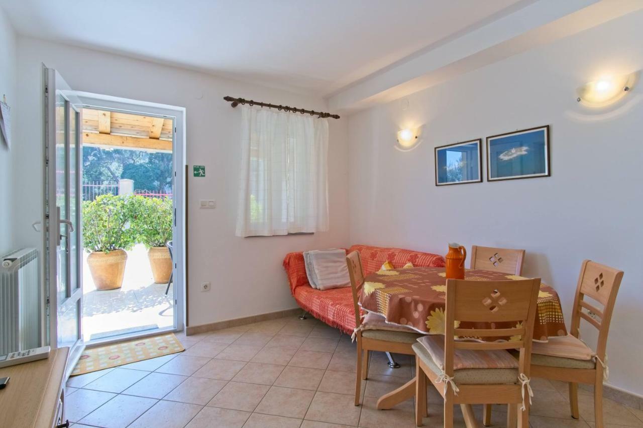 Apartmani Dorita Mali Losinj Bagian luar foto